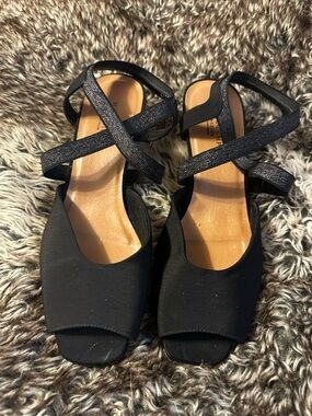 Mark Lemp Walking Cradles Black Cross-Strap Peep-Toe Sandals 12M